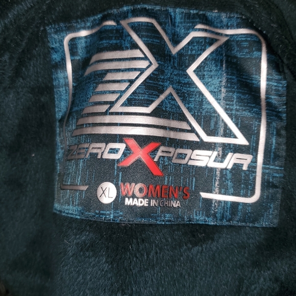 Woman's winter - Picture 2 of 3